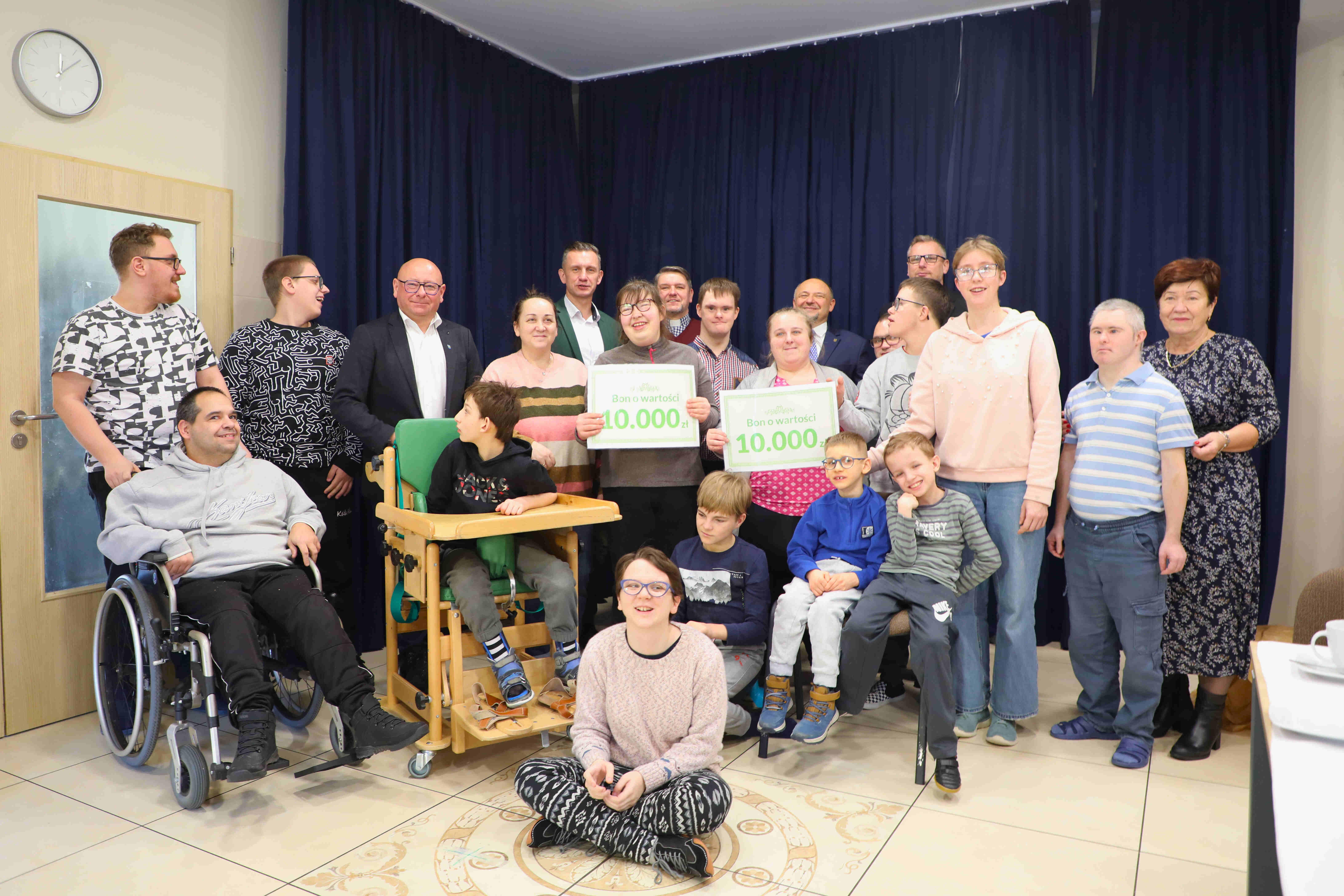 Przekazanie środków z „Kolędowania z gwiazdam